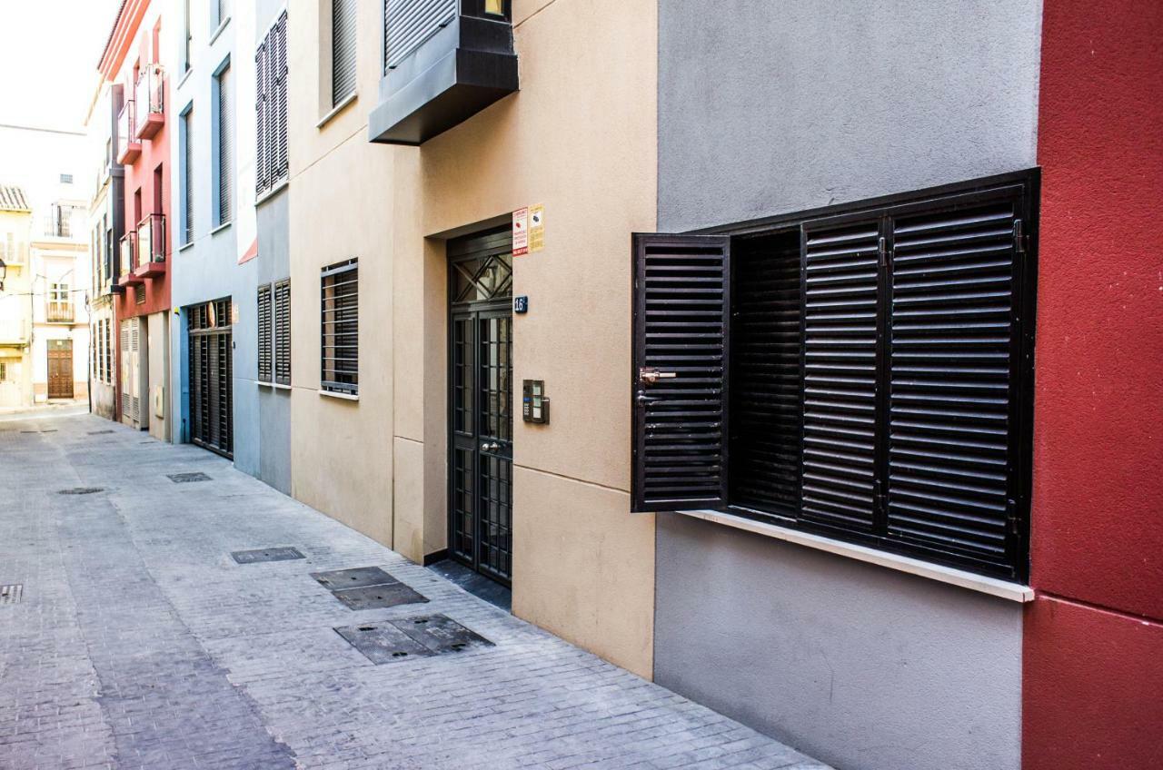 Pool And Garage Old Town Apartment Malaga Exterior photo
